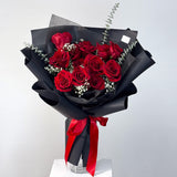 Romantic 12 Fresh Roses Bouquet